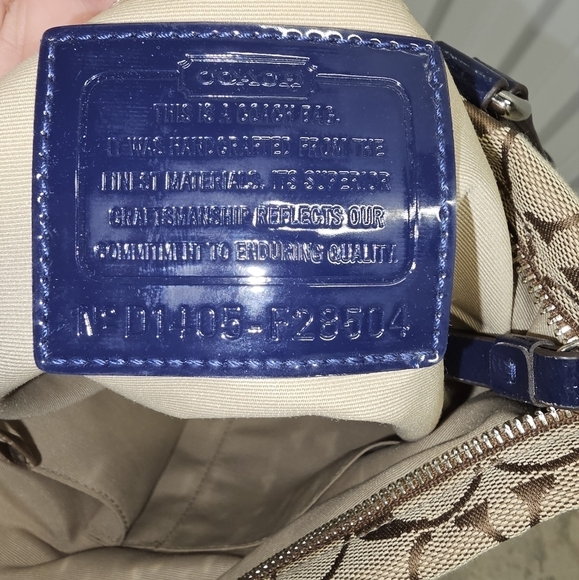 NEW AUTHENTIC COACH TOTE BAG JACQUARD SIGNATURE C WITH BLUE PATENT LEATHER TRIM - Picture 13 of 16